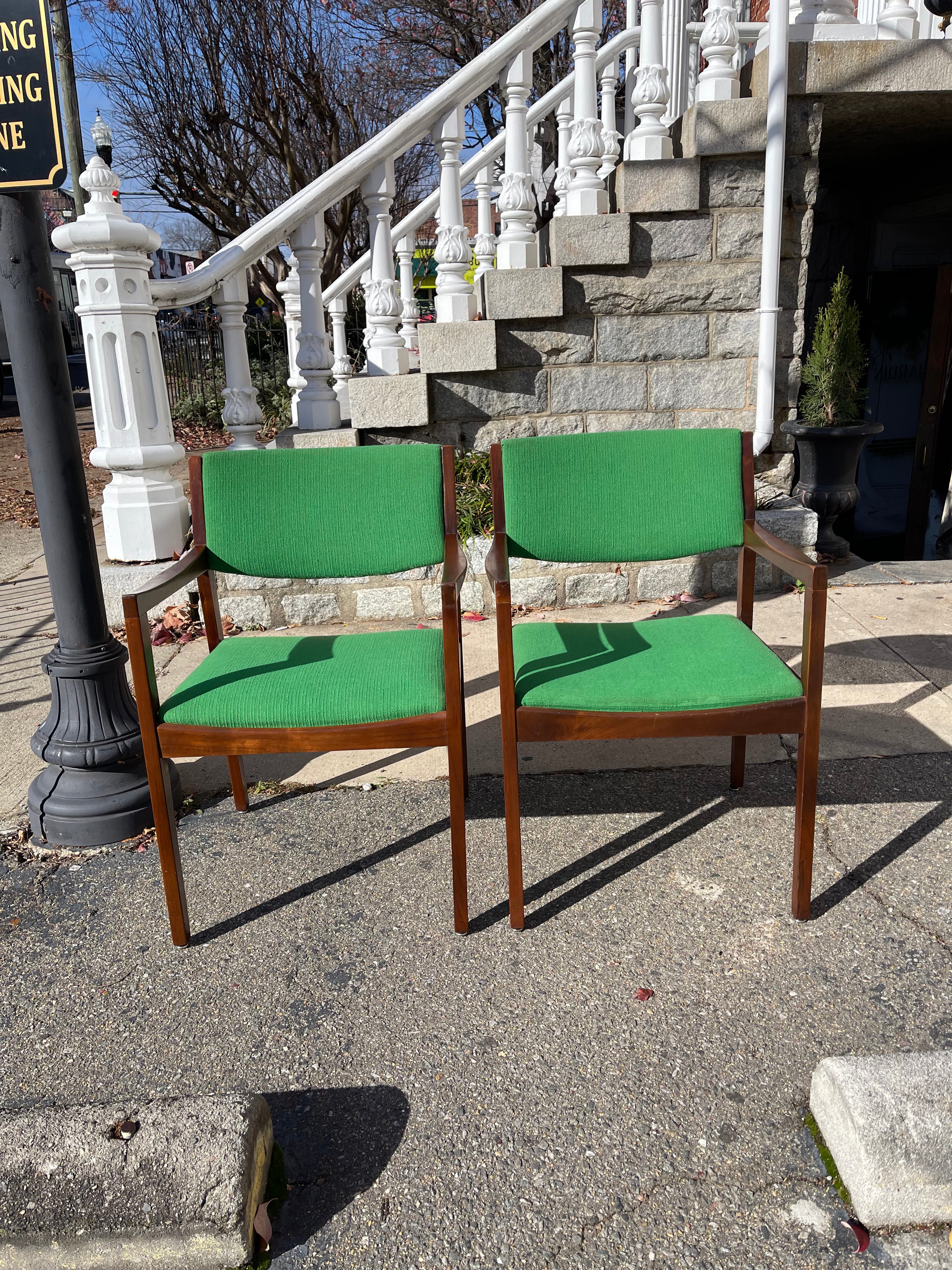 Green Gunlocke Chair