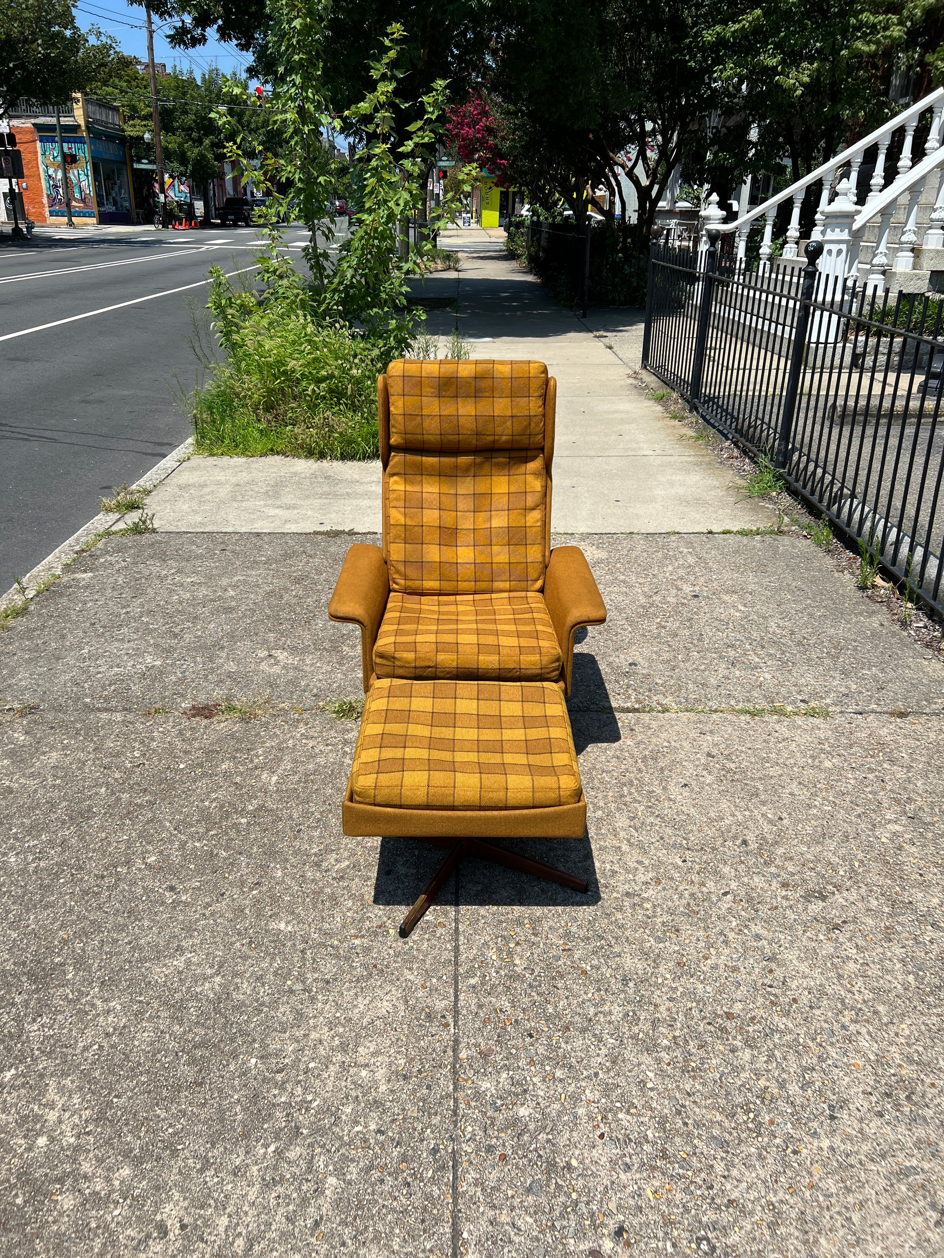 Plaid Danish Lounge Chair