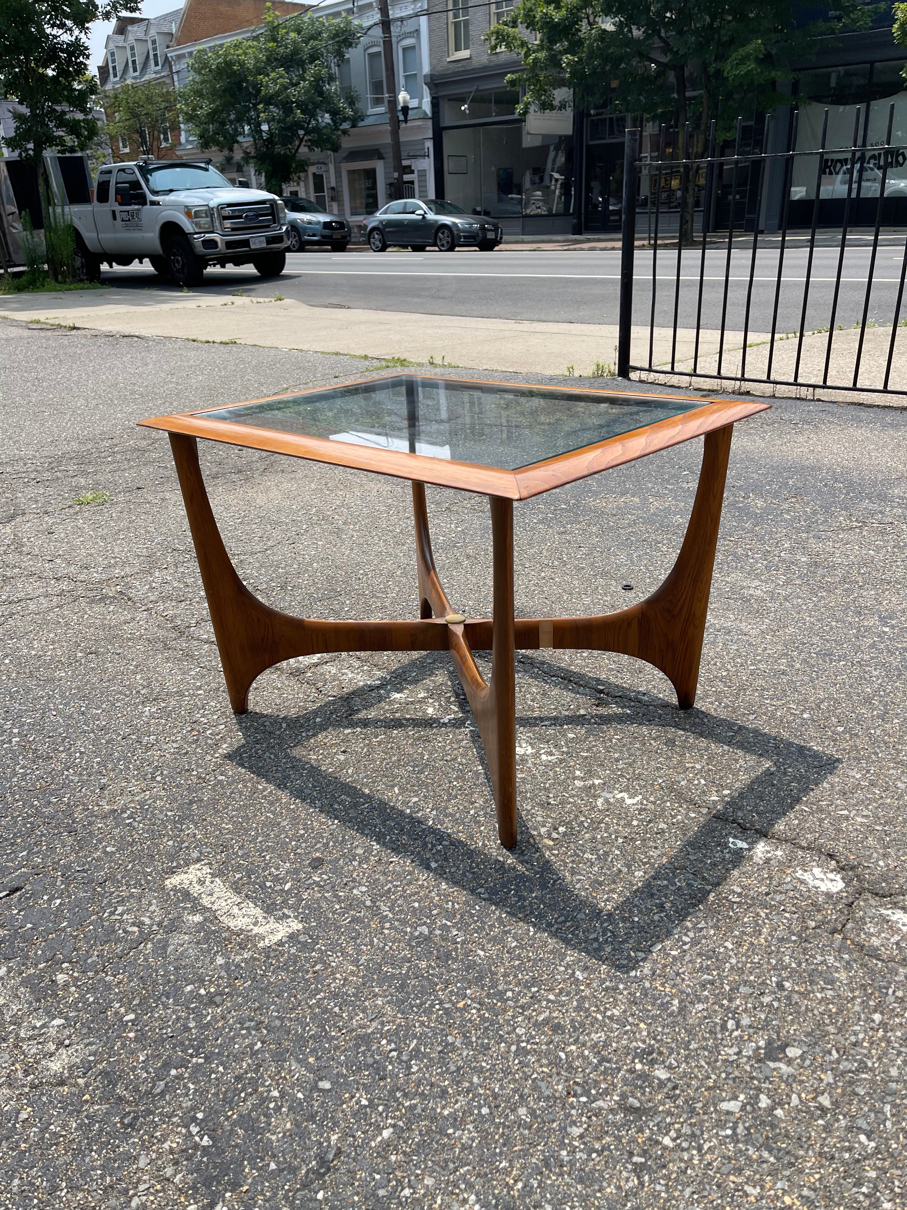 Lane Sculpted Base End Table